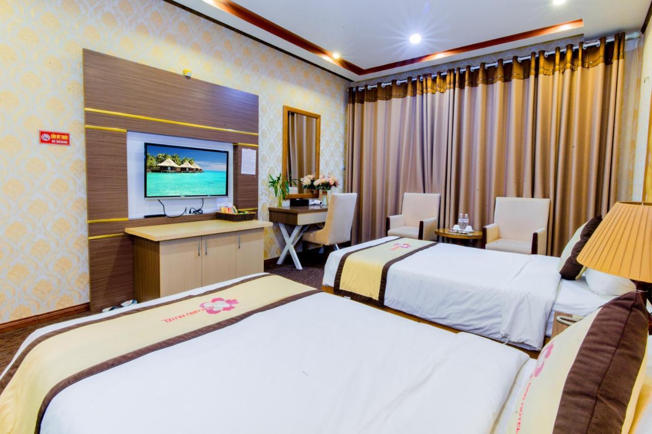 Hoa Dao Hotel Hoa Binh Exterior photo