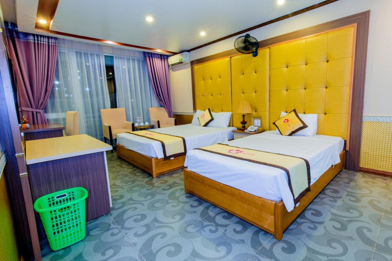 Hoa Dao Hotel Hoa Binh Exterior photo